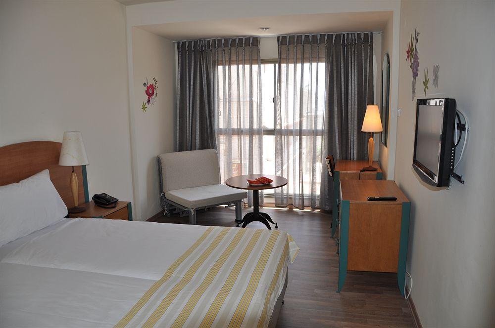 Royal Inn Tiberias Buitenkant foto