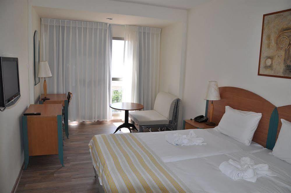 Royal Inn Tiberias Buitenkant foto